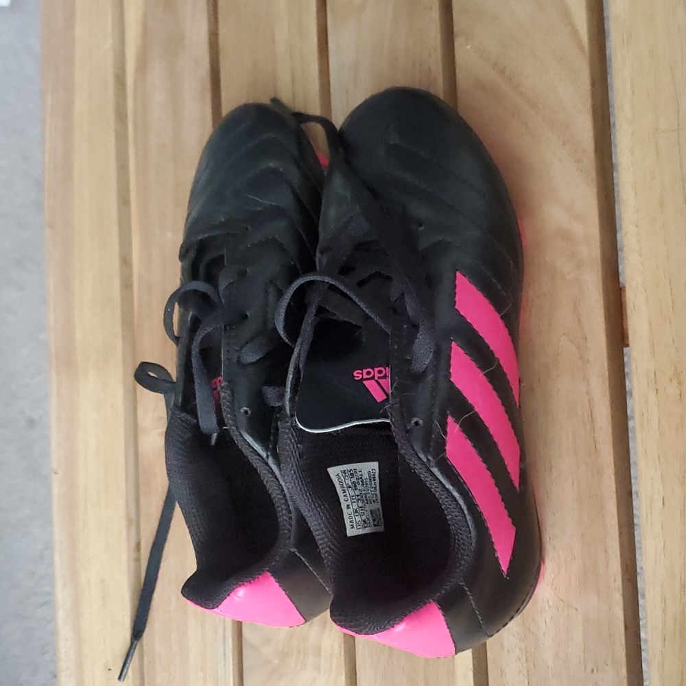 Adidas soccer cleats for girls
